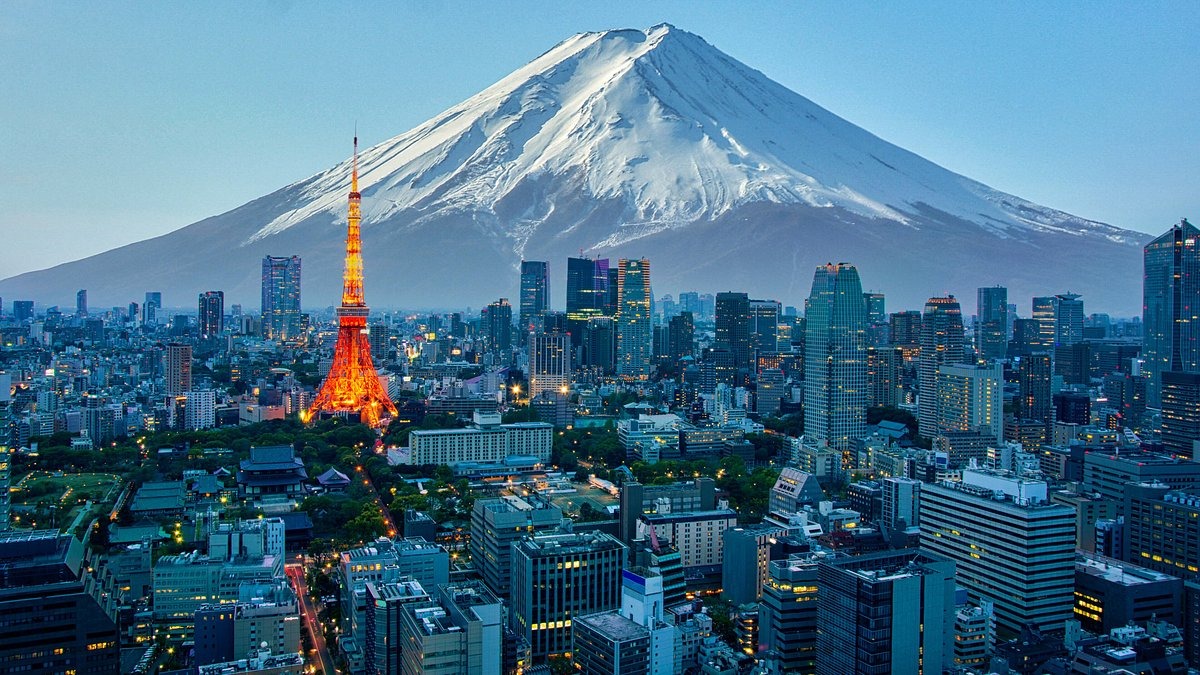 Embracing the Enchanting World of Japan: A Journey into Timeless Tradition and Modern Marvels